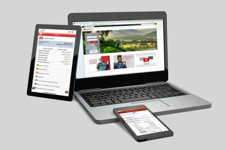 Tablette, ordinateur portale et téléphone portable avec des écrans montrant Capital Bank Online