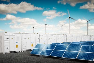 Collage de photos illustrant le Crédit Énergie répondant aux besoins des entreprises en matière de panneaux solaires, générateurs, énergie éolienne et plus encore