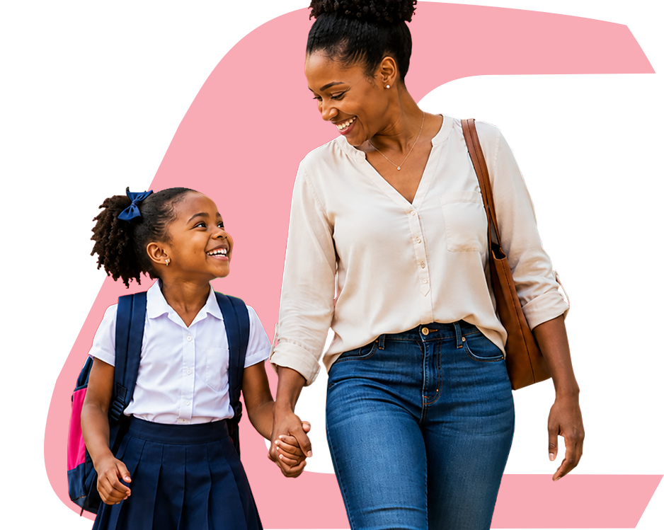 Mère et fille heureuses et prêtes pour la rentrée des classes.